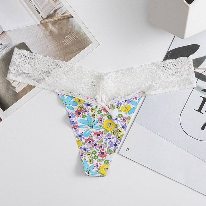 Strings en dentelle