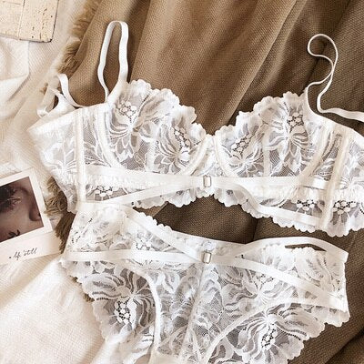 Ensemble de lingerie en dentelle transparente