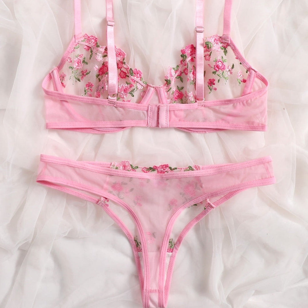 Ensemble de lingerie en dentelle florale