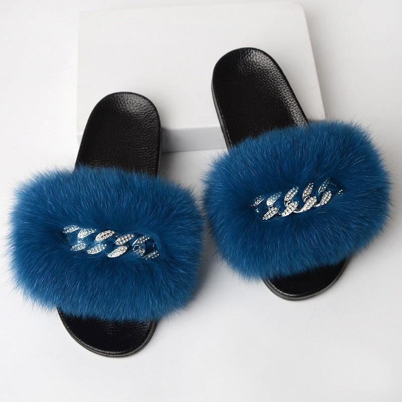 Chaussons en fausse fourrure à chaînette décorative