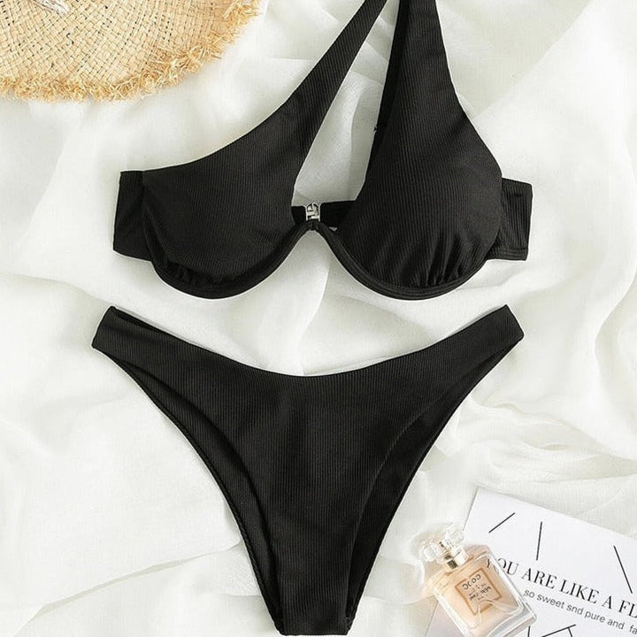 Maillot de bain 2 pièces sur une épaule