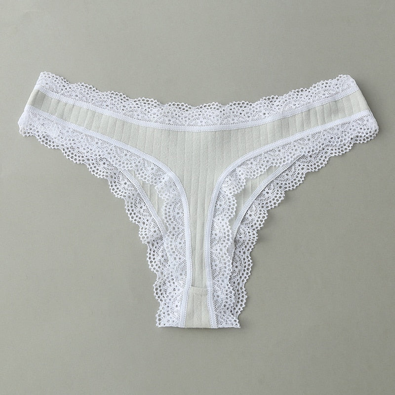 Strings en coton avec dentelle