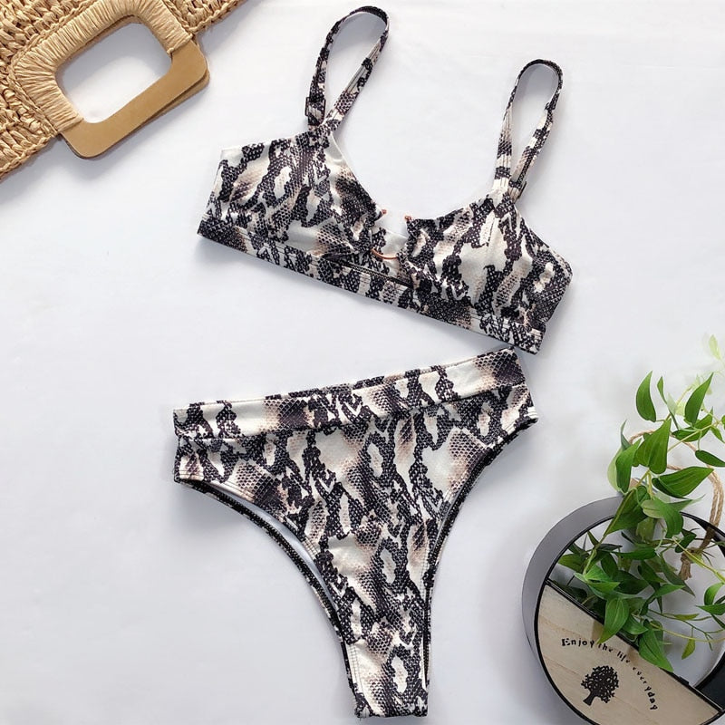 Maillot de bain 2 pièces à découpes tendance