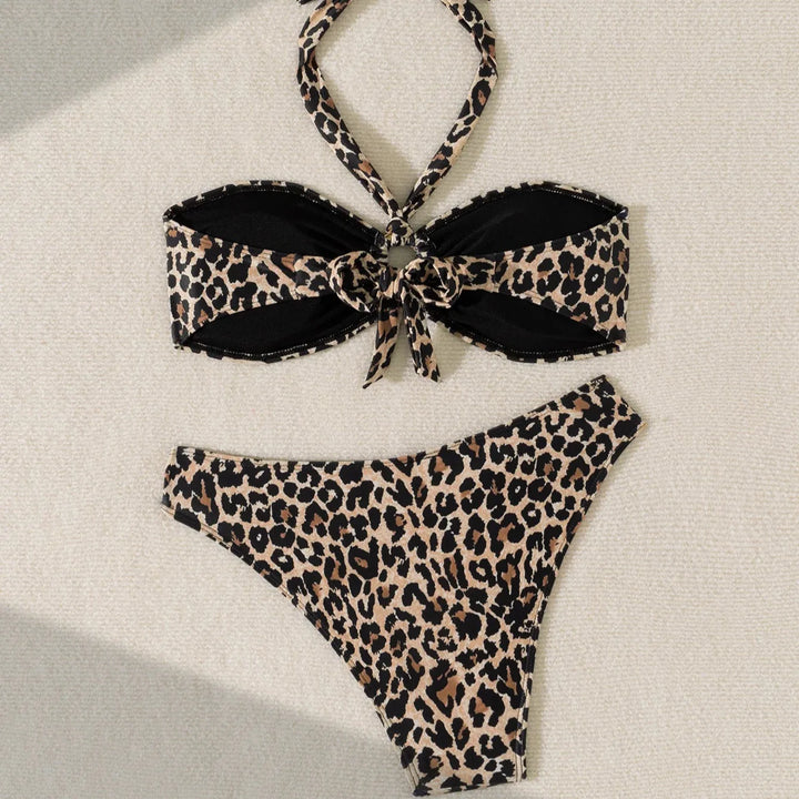 Maillot de bain à anneau métallique