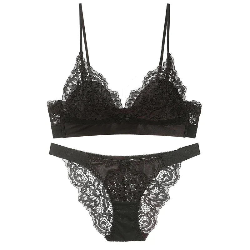 Lingerie en dentelle à soutien-gorge triangle