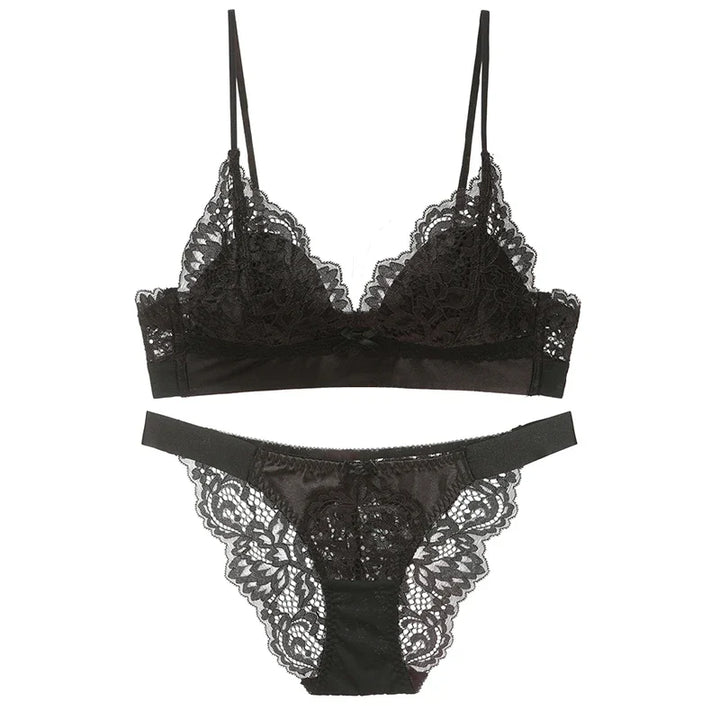 Lingerie en dentelle à soutien-gorge triangle