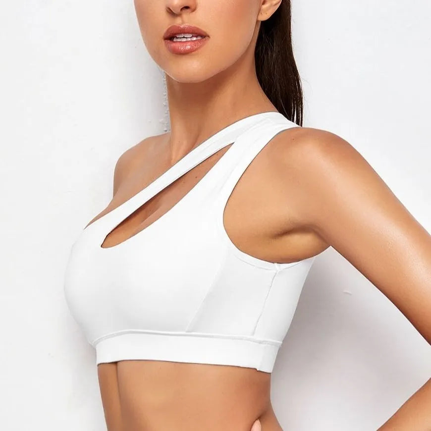 Soutien-gorge de sport sur une épaule