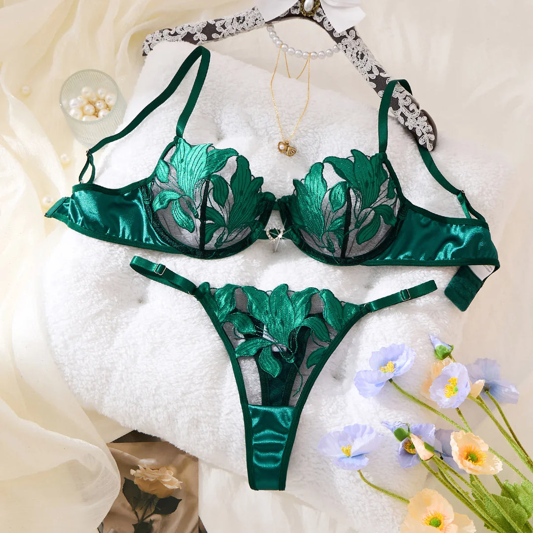 Ensemble de lingerie à motif brodé
