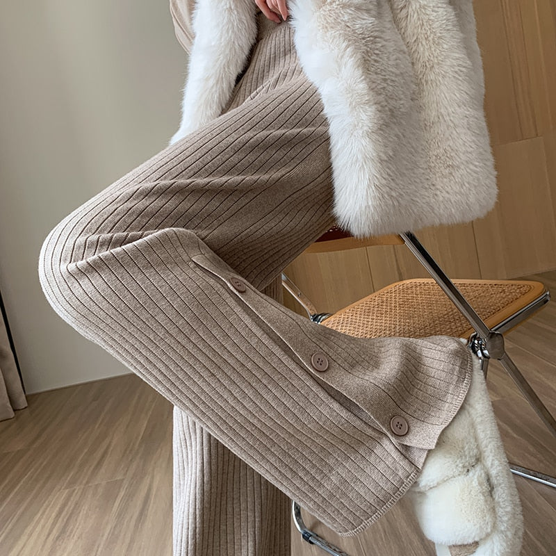 Pantalon en maille à découpes aux jambes