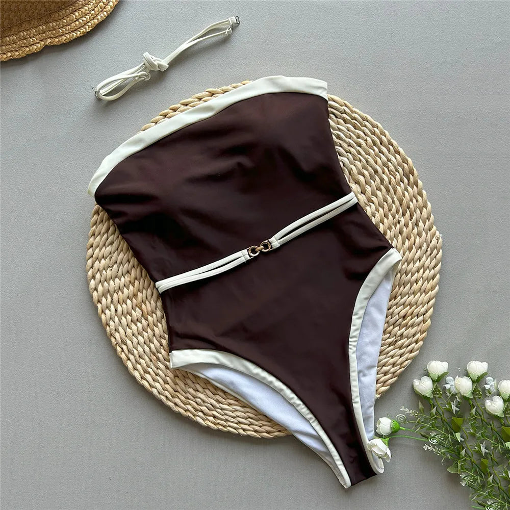 Maillot de bain une pièce élégant