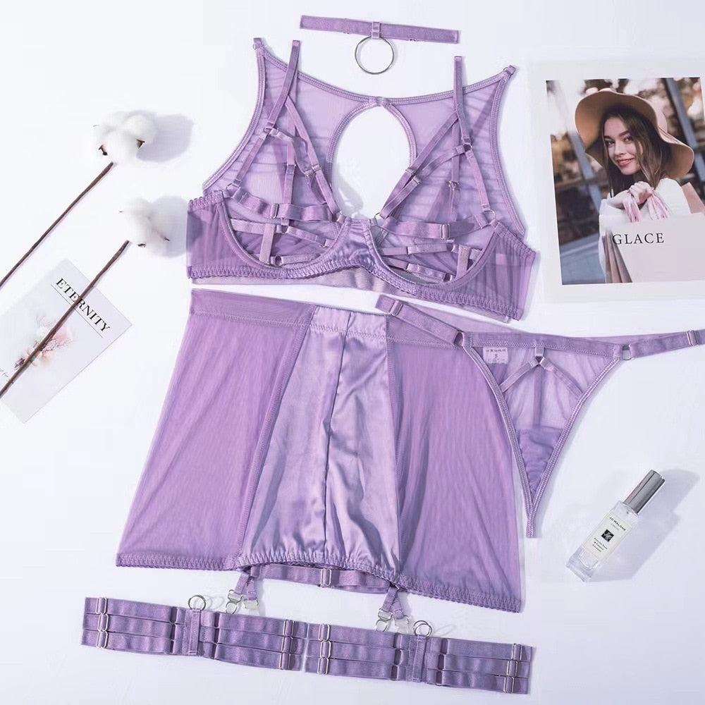 Ensemble de lingerie avec ras-de-cou