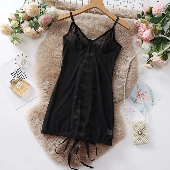 Chemise de nuit à découpes
