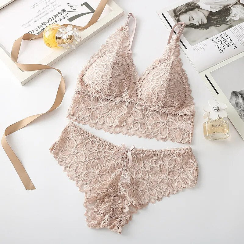 Ensemble de lingerie en dentelle à fleurs brodées