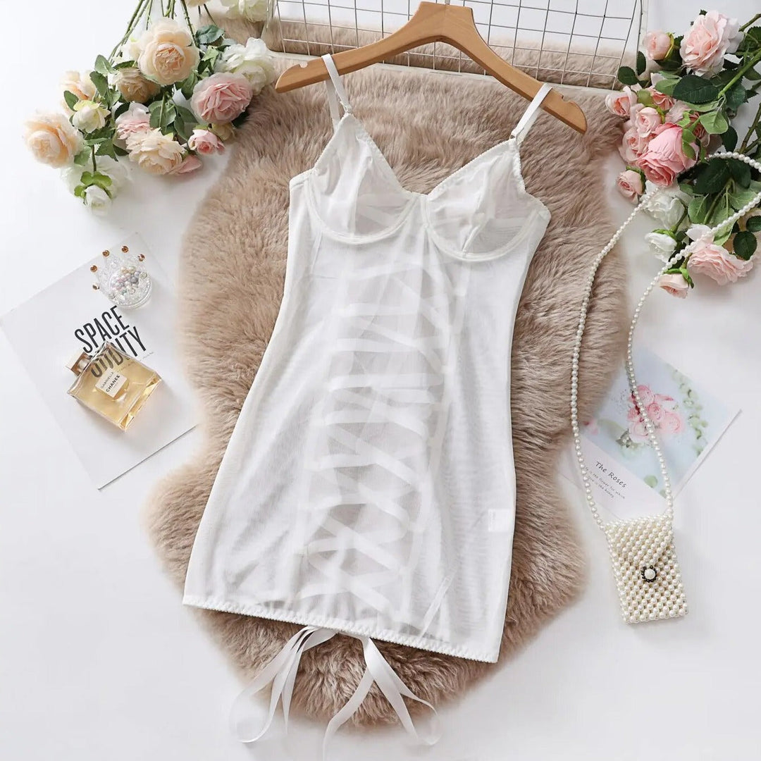 Chemise de nuit à découpes