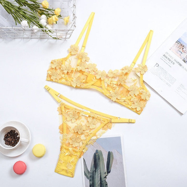 Ensemble de lingerie à finitions florales