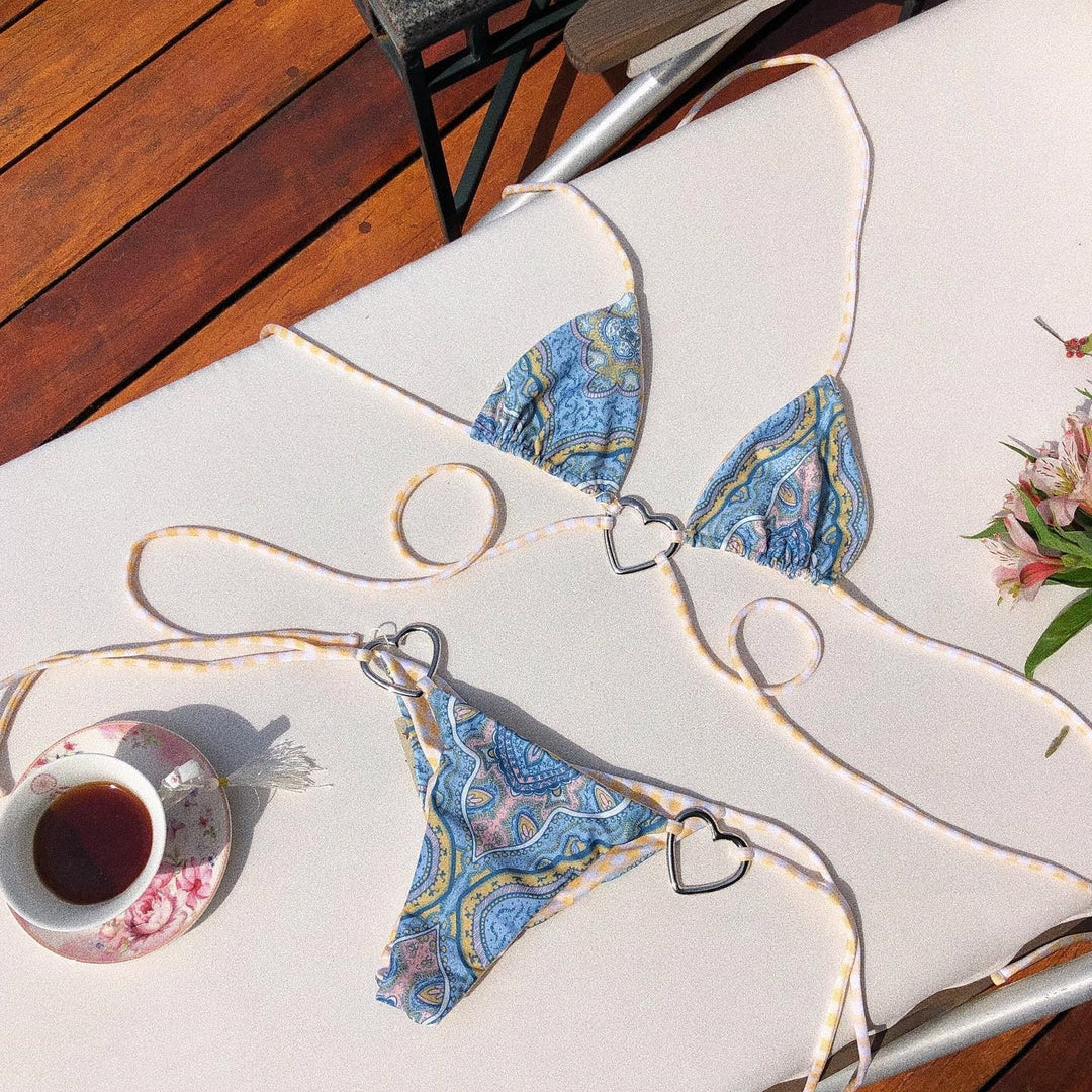 Bikini à cœurs décoratifs