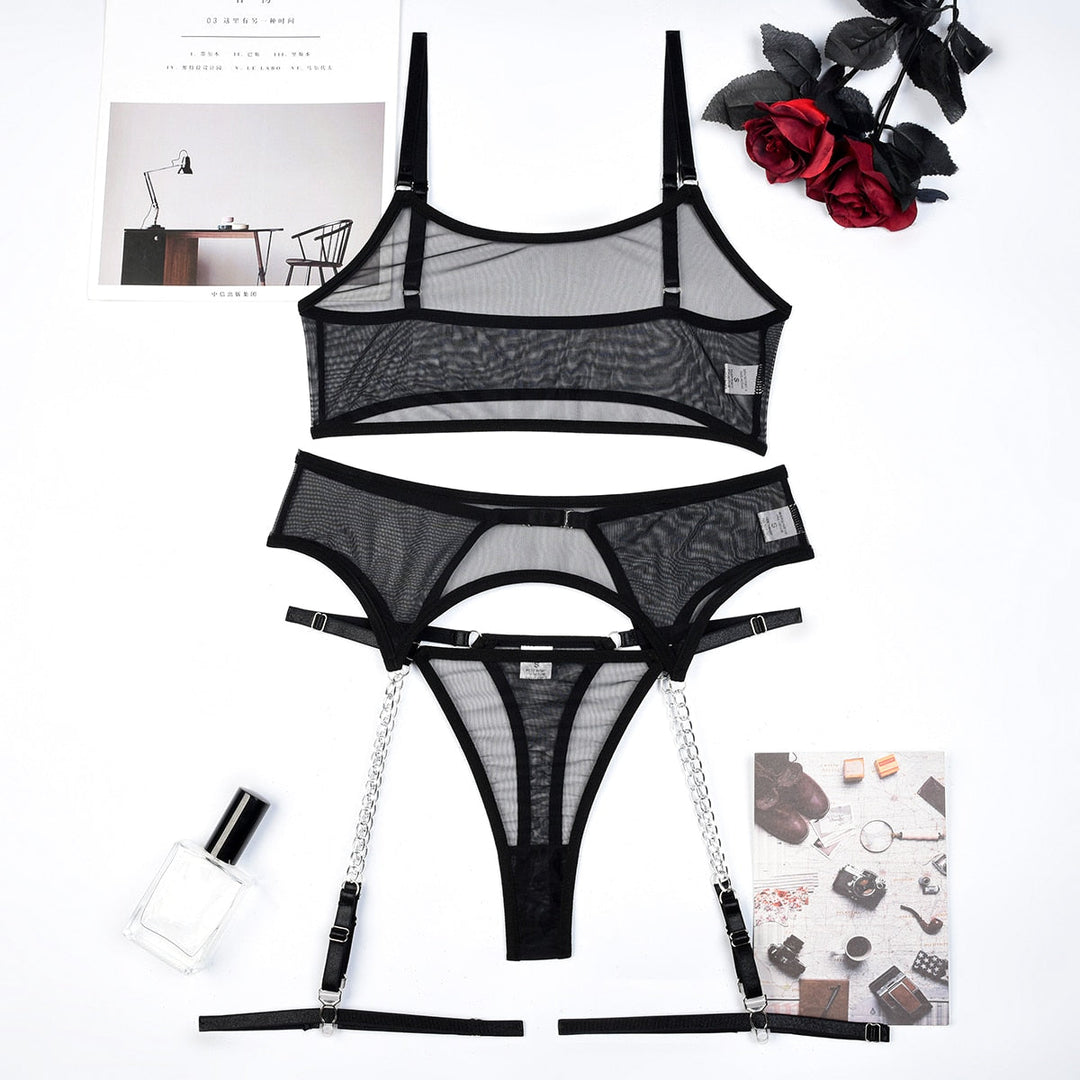 Ensemble de lingerie en résille avec ceinture