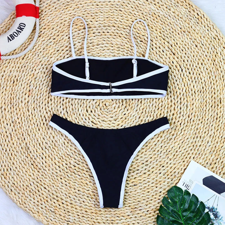 Maillot de bain minimaliste