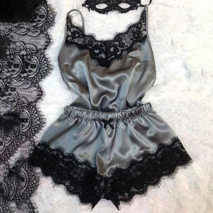 Lingerie de nuit en dentelle noire