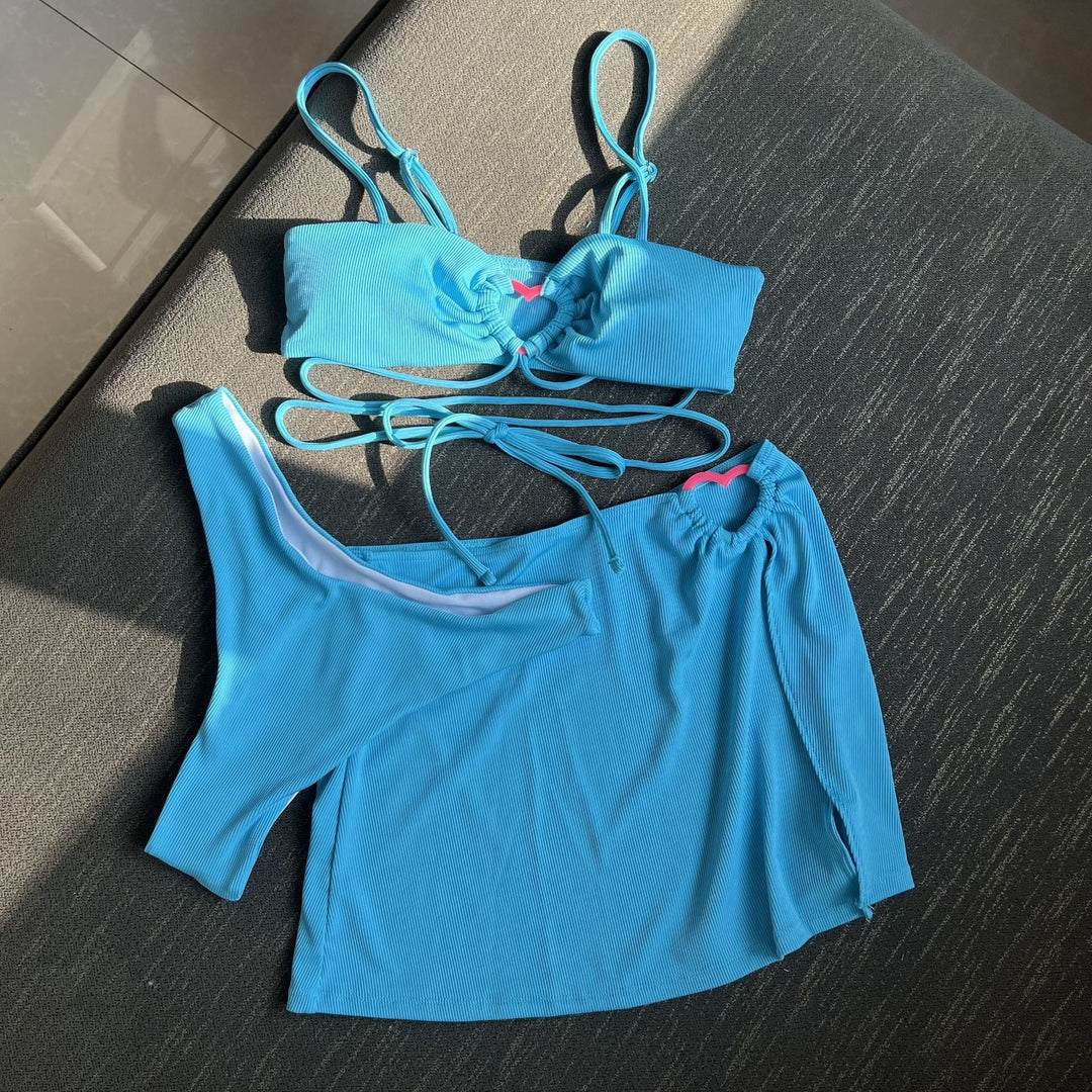Ensemble de plage bikini et jupe