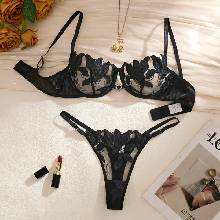 Ensemble de lingerie à motif brodé