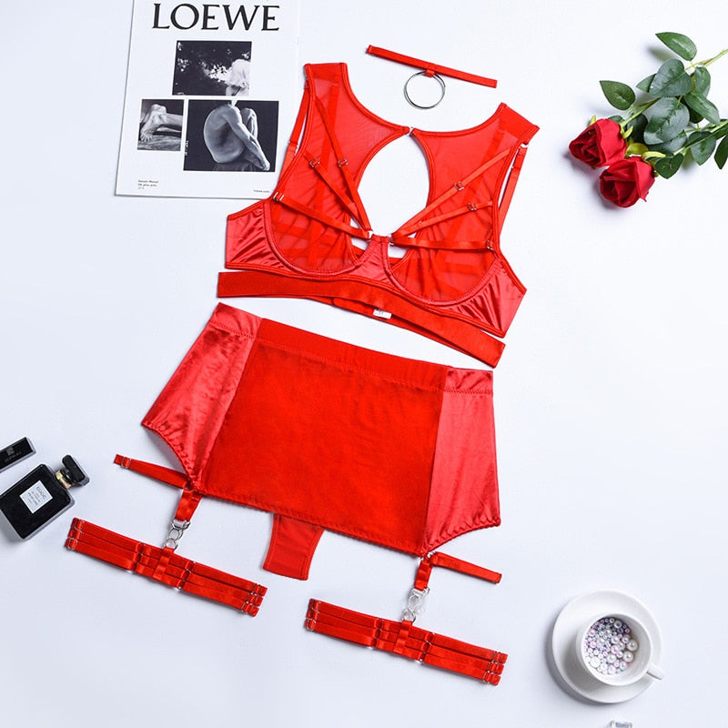 Ensemble de lingerie avec ras-de-cou