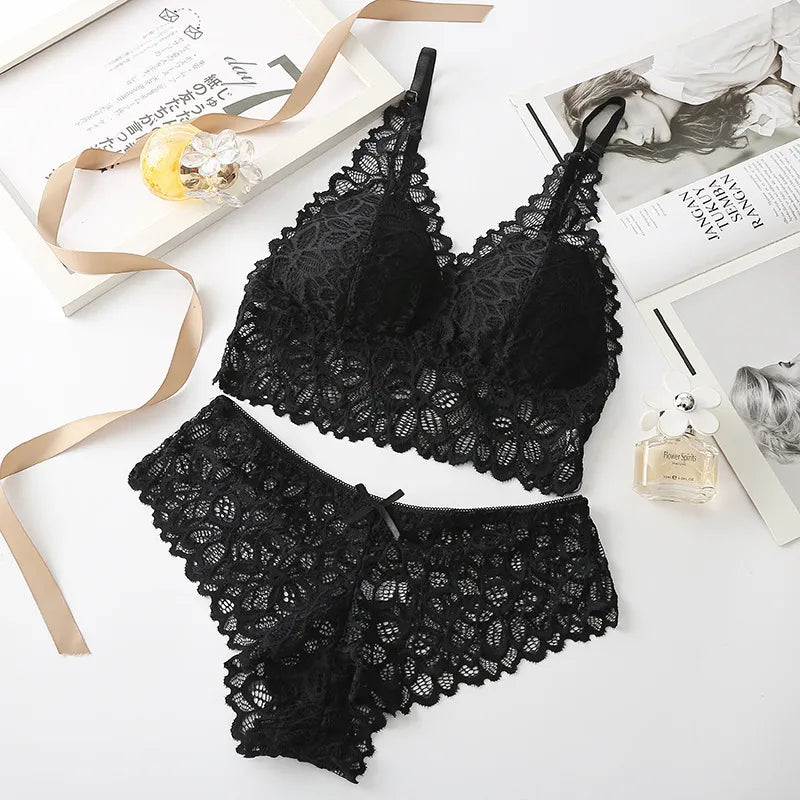 Ensemble de lingerie en dentelle à fleurs brodées