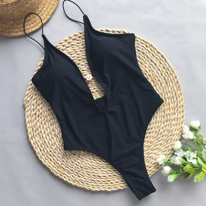 Maillot de bain une pièce à décolleté plongeant