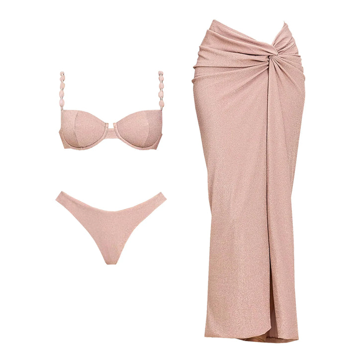 Ensemble de plage avec bikini