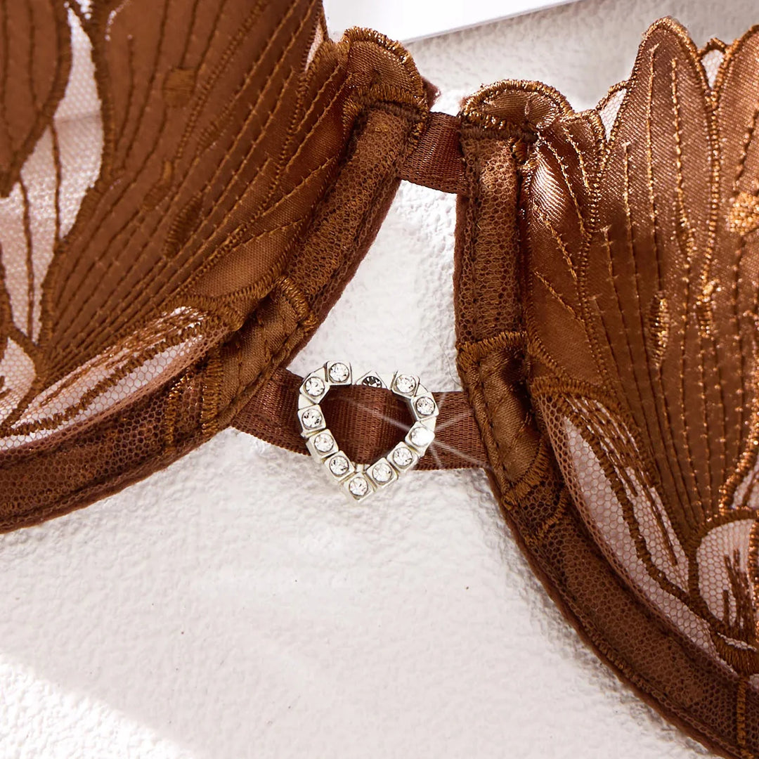 Ensemble de lingerie à motif brodé