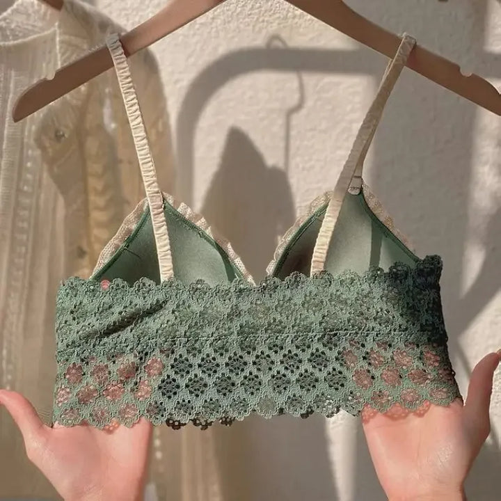 Joli soutien-gorge avec fermeture sur le devant