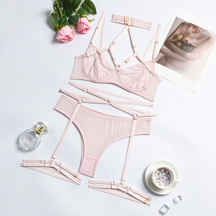 Ensemble de lingerie en résille 3 pièces à brides décoratives