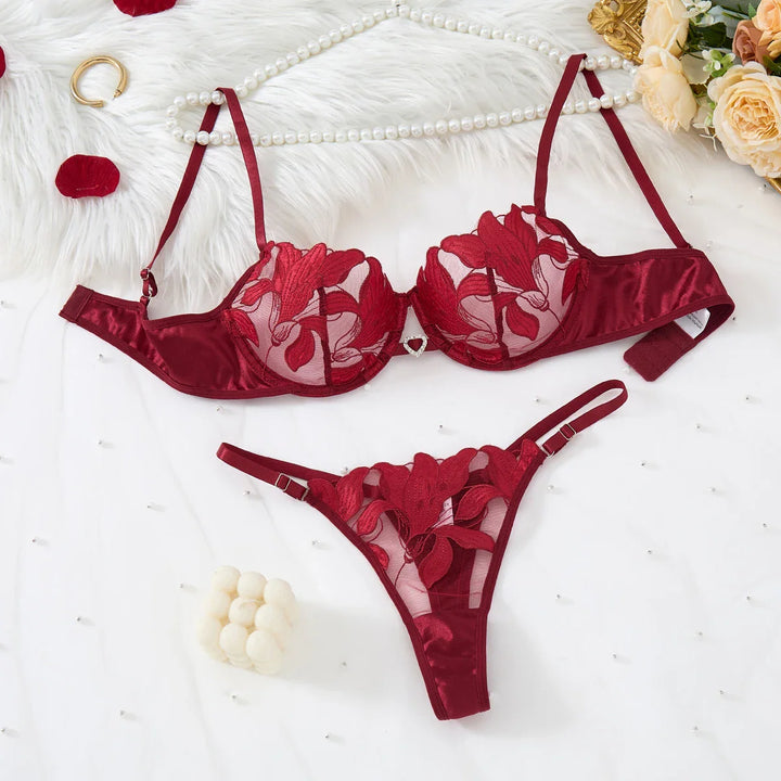 Ensemble de lingerie à motif brodé