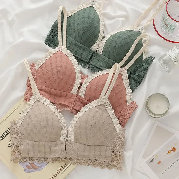 Joli soutien-gorge avec fermeture sur le devant