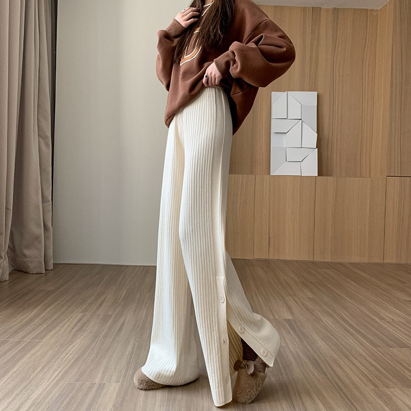 Pantalon en maille à découpes aux jambes
