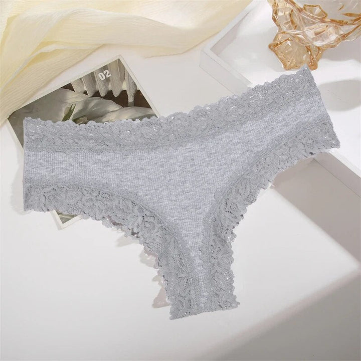 Culottes côtelées en dentelle