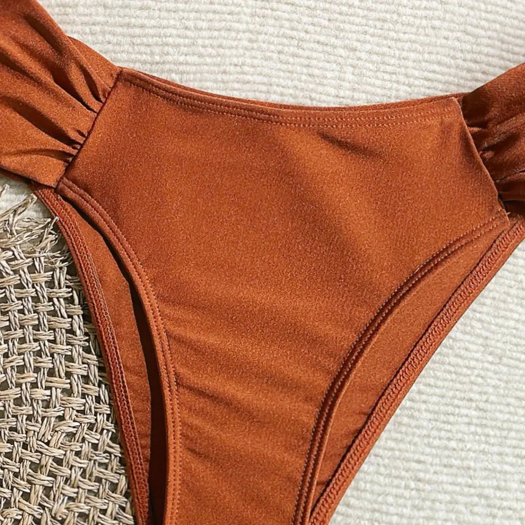 Bikini taille haute avec coquillage métallique