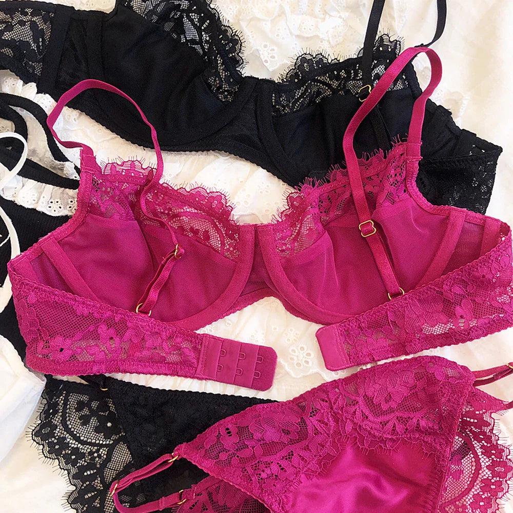 Ensemble de lingerie à finitions en dentelle