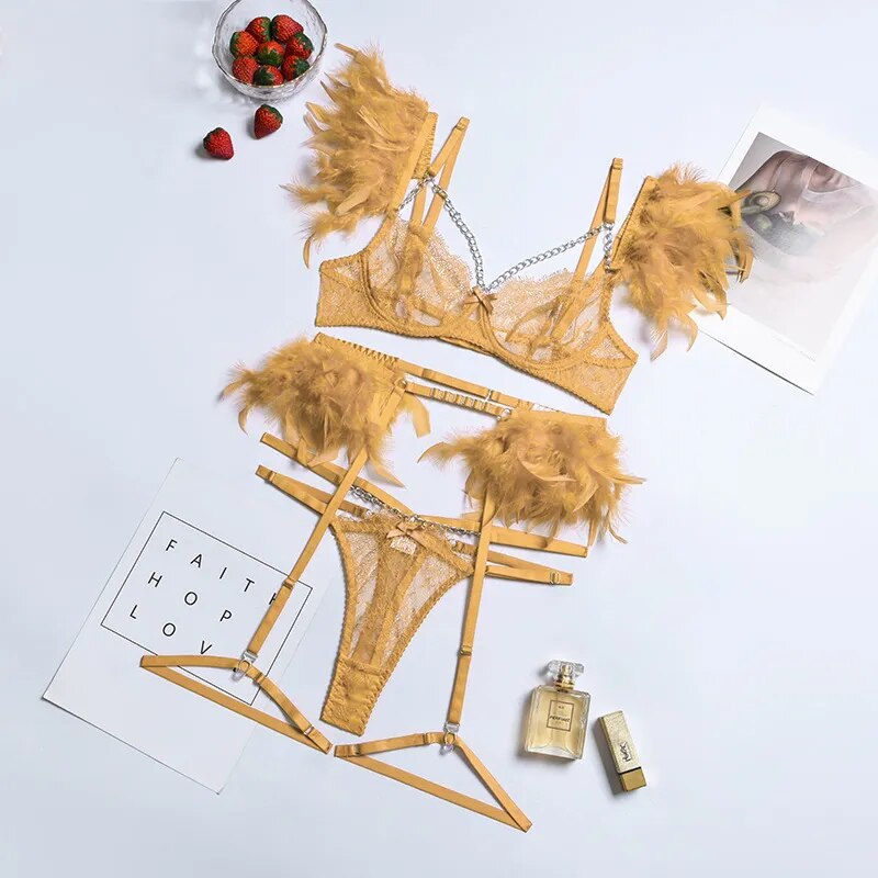 Ensemble de lingerie à plumes