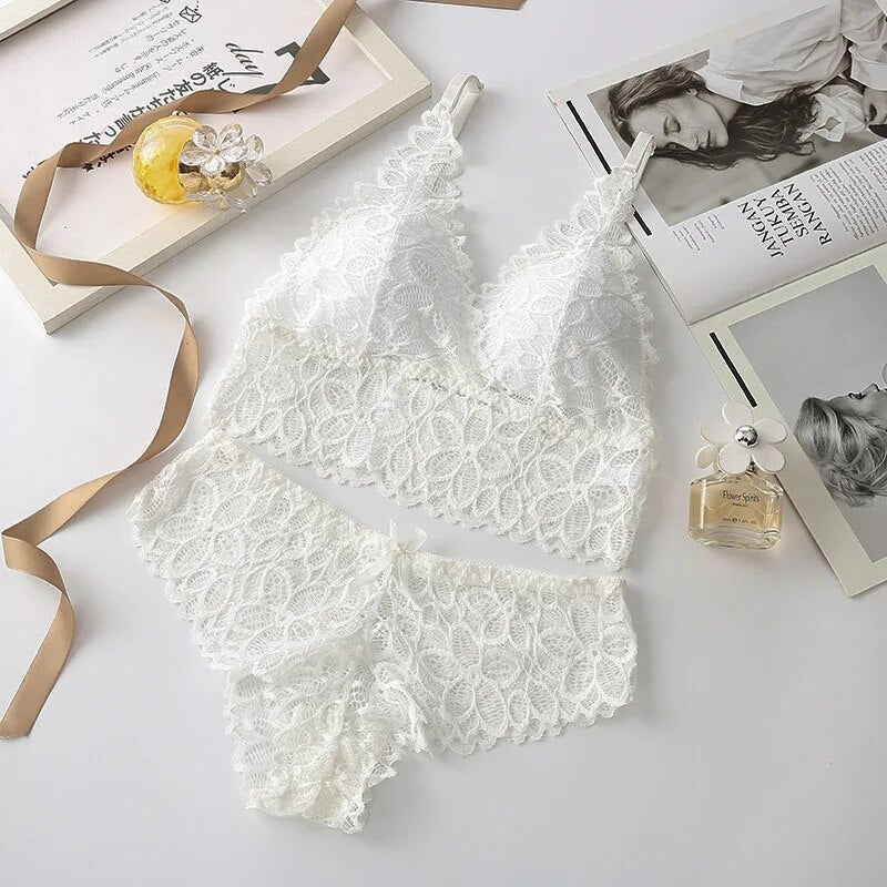 Ensemble de lingerie en dentelle à fleurs brodées