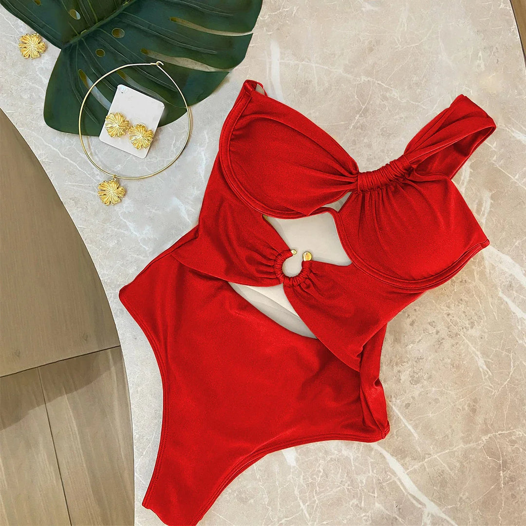 Maillot de bain sur une épaule