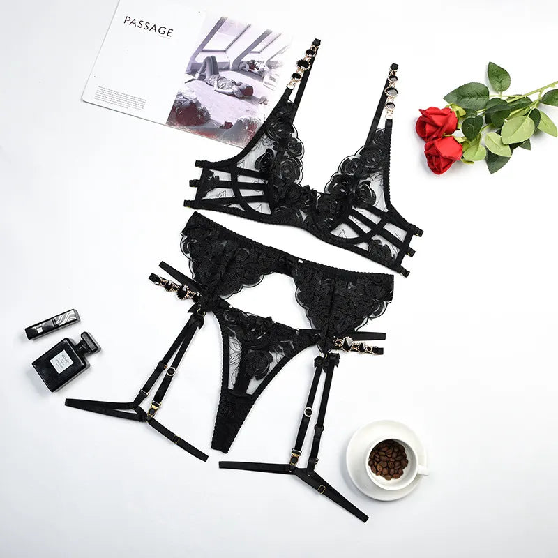 Ensemble de lingerie 3 pièces avec porte-jarretelles