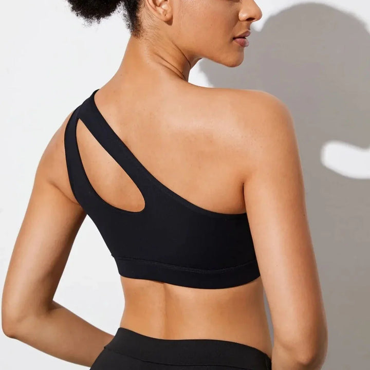 Soutien-gorge de sport sur une épaule