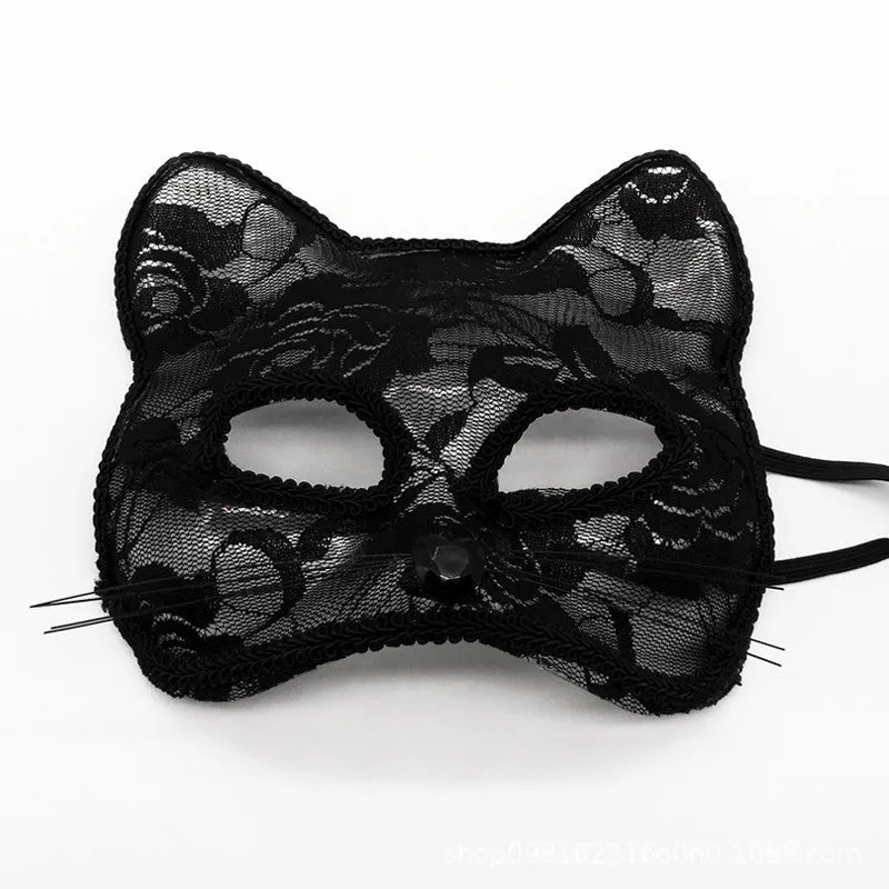 Masque en dentelle à moustaches