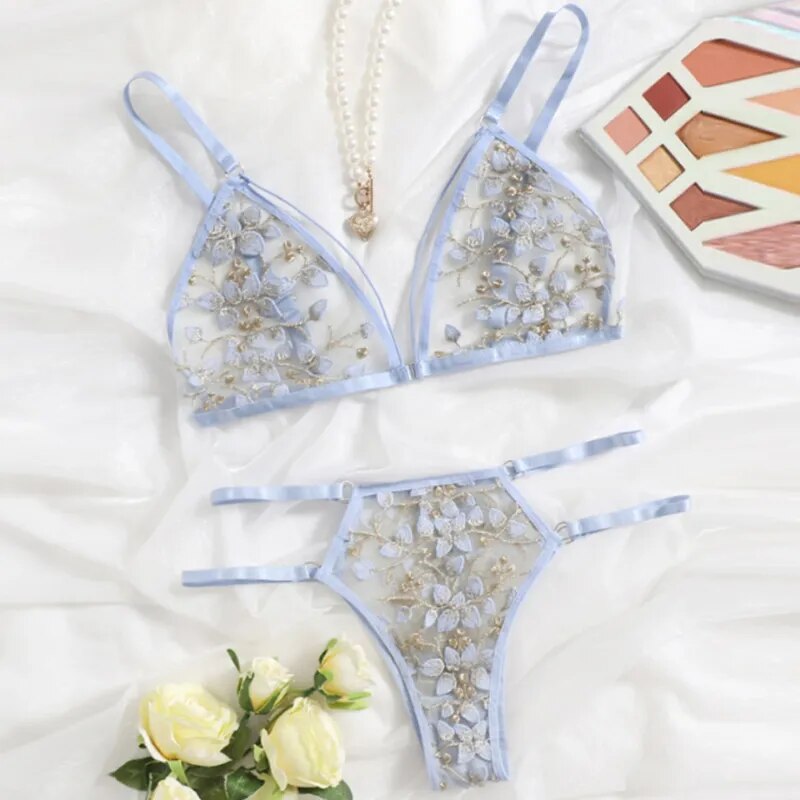 Ensemble de lingerie brodé