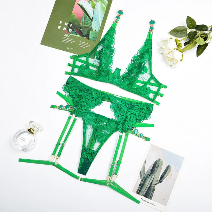 Ensemble de lingerie 3 pièces avec porte-jarretelles