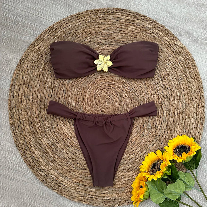 Bikini bandeau 2 pièces à fleur bijou et culotte froncée
