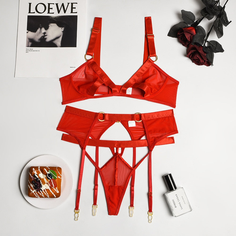 Ensemble de lingerie en résille avec ceinture