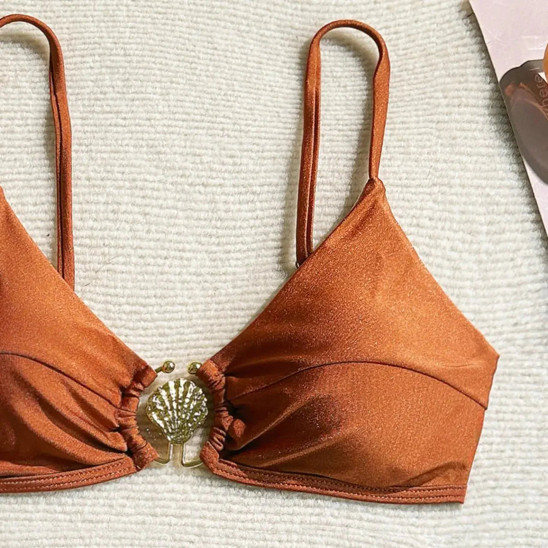 Bikini taille haute avec coquillage métallique