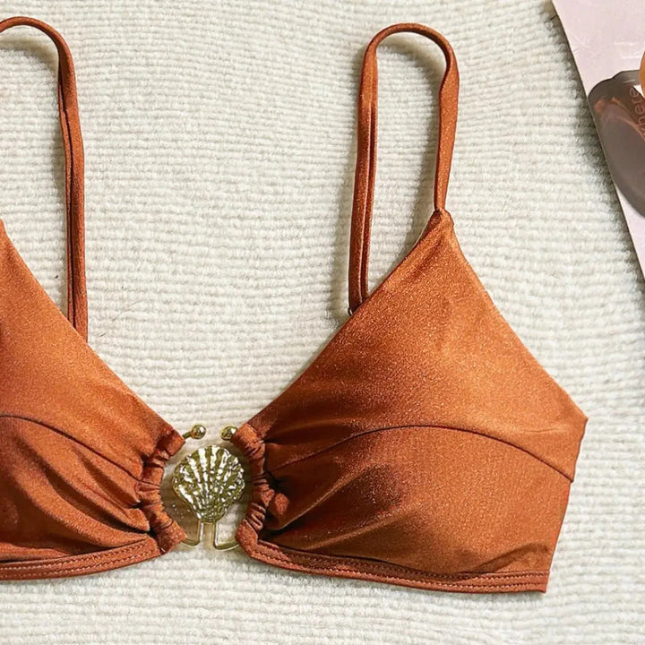 Bikini taille haute avec coquillage métallique